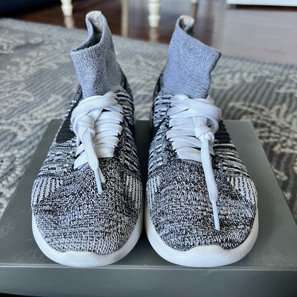 Nike size 7 Lunar Epic Sneakers - Picture 2 of 6